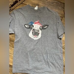 Gildan Gray Short Sleeve Tee with Cow Graphic